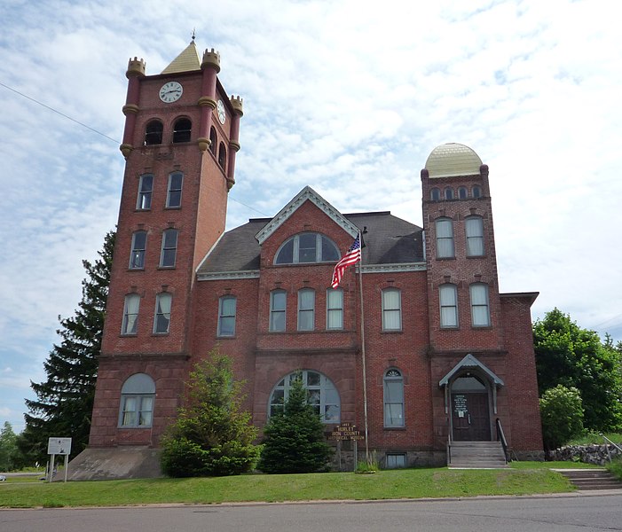 File:2009-0617-OldIronCtyCourthouse-Hurley.jpg