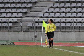 20121209 PSG-Juvisy - assistant referee 01.jpg