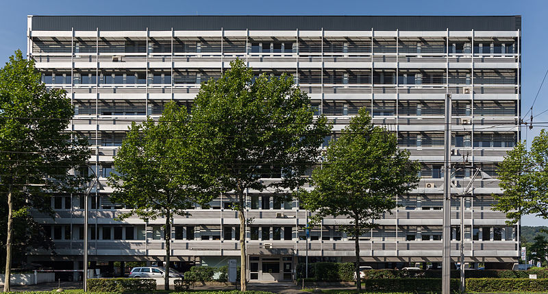 File:2014-07-24 Godesberger Allee 185-189, Bonn-Friesdorf IMG 2214.jpg