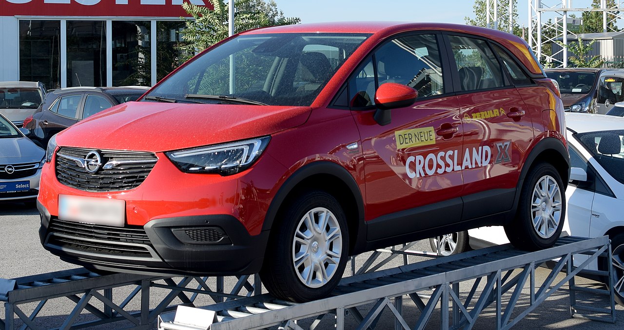 Image of 2017 Opel Crossland X front (red) 1 crop