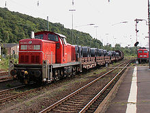 Übergabe mit Stahlcoils vom Dillenburger Güterbahnhof zum Stahlwerk im August 2002