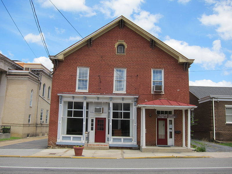 File:41 East Main Street Romney WV 2013 07 14 01.JPG