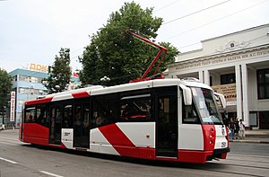 Tranvía No. 2501 del tipo 71-153 en Nizhny Novgorod