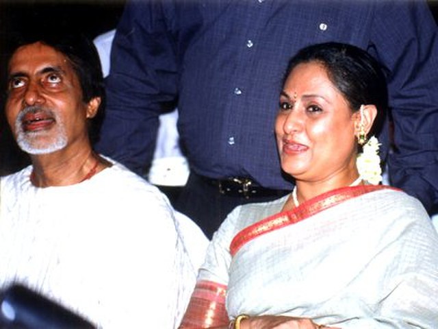 Jaya Bachchan with her husband Amitabh Bachchan in 2002