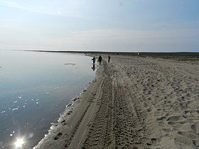 A beach on the Arctic Ocean just outside of Cambridge Bay