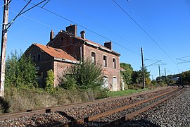 Ancienne gare d'Aubenton côté voies en 2022.