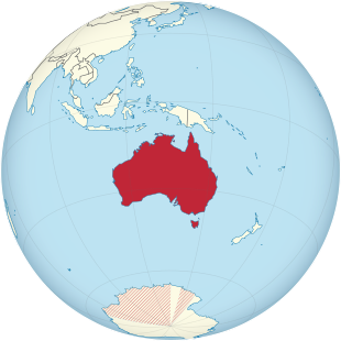 Australia on the globe (Antarctic claims hatched) (Oceania centered) with borders.svg