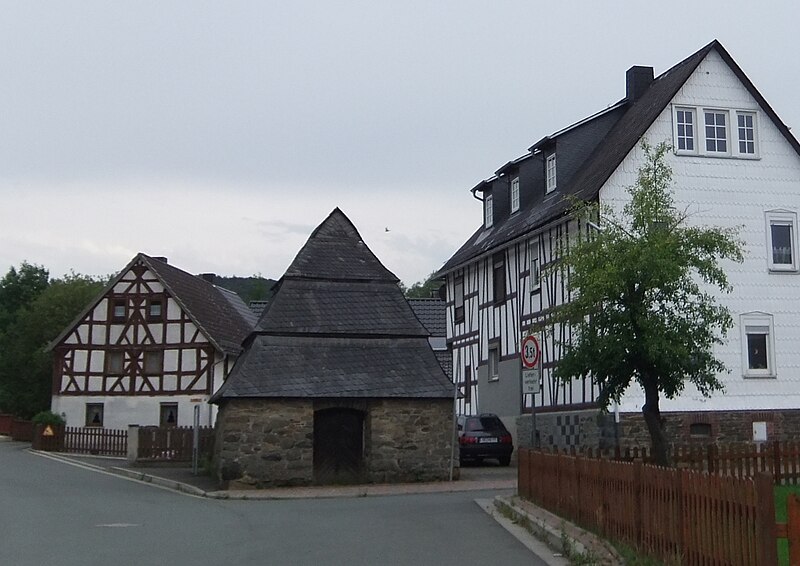 File:Backhaus Niedereisenhausen.jpg