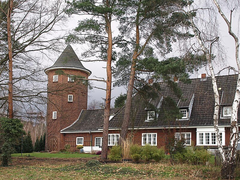 File:Bahnwasserturm Geesthacht 2.jpg