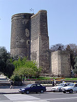 Torre de la Doncella de Bakú.jpg