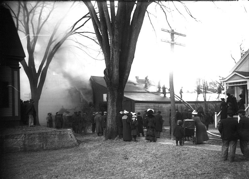 File:Barn fire in residential neighborhood (1) (14578677313).jpg