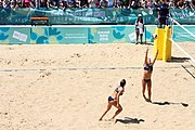 Deutsch: Beachvolleyball bei den Olympischen Jugendspielen 2018; Tag 9, 15. Oktober 2018; Mädchen, Viertelfinale: Italien-China 2–0 (21–16/21–9) English: Beach volleyball at the 2018 Summer Youth Olympics at 15 October 2018 – Girls Quarterfinals: Italy-China 2–0 (21–16/21–9)