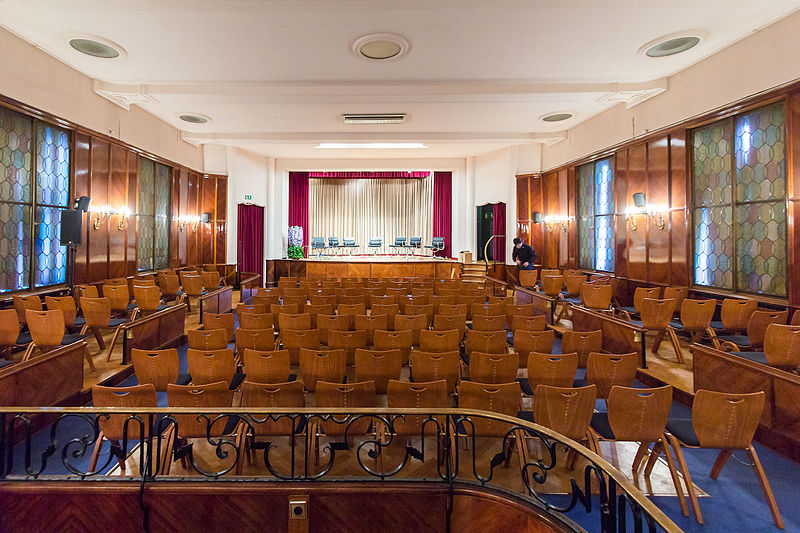 File:Belgisches Haus Köln - Saal-9948.jpg