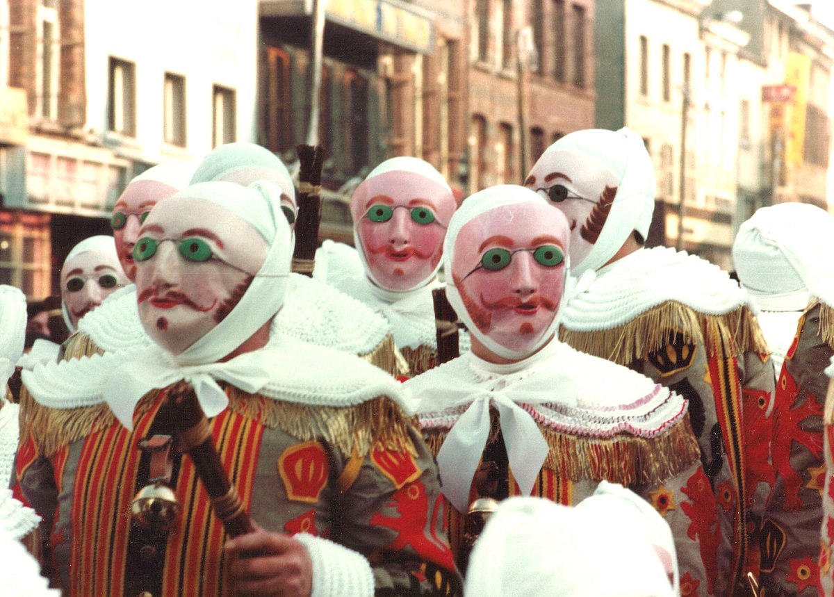 traditional belgian clothing men