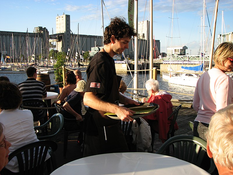 File:Bistro Marina du Vieux Port de Québec (été 2008) - panoramio.jpg