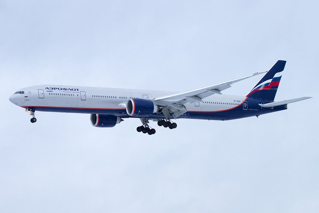 https://upload.wikimedia.org/wikipedia/commons/thumb/7/71/Boeing_777-3M0ER%2C_Aeroflot_JP7740933.jpg/1024px-Boeing_777-3M0ER%2C_Aeroflot_JP7740933.jpg