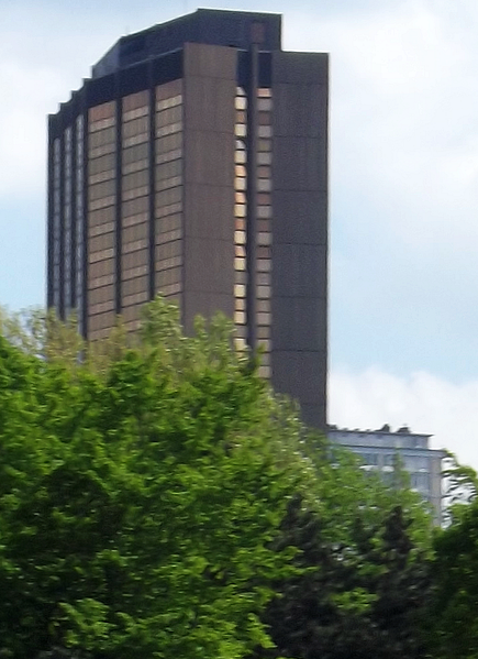 File:Bruxelles astro tower from botanical garden.png