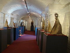 Galería del claustro convertida en museo.