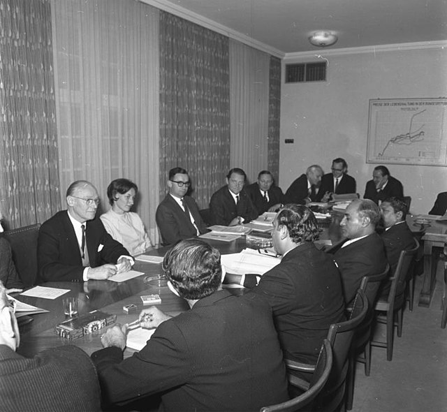 Foreign Minister Bhutto meets West German officials in Bonn, 1965