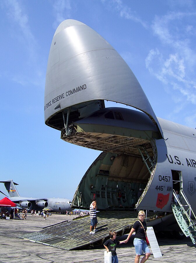 672px-C-5_nose_open.jpg