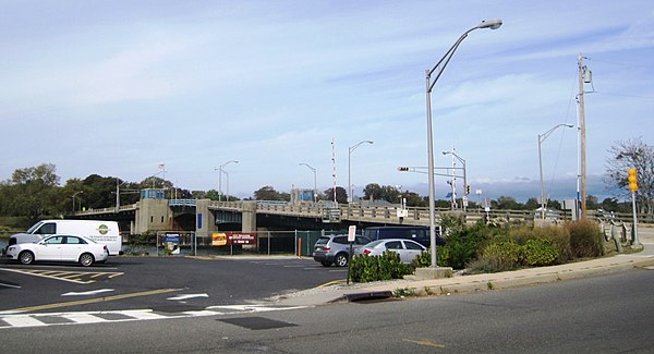 The drawbridge that carries CR 520 over the Shrewsbury River from Rumson to Sea Bright