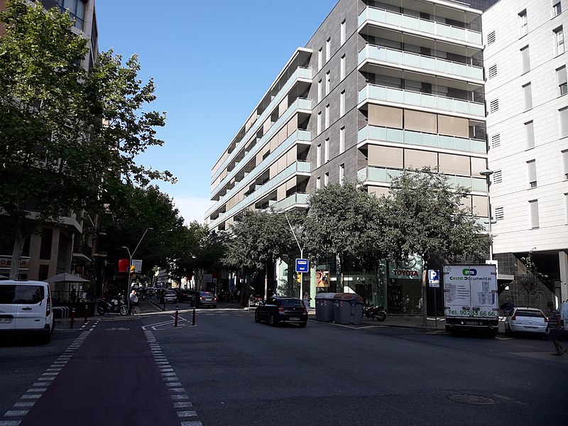 File:Carrer París a l'alçada del carrer Calàbria 20180725 182955.jpg