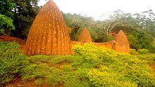 Musgum Hut Cases Mousgoum 2.jpg