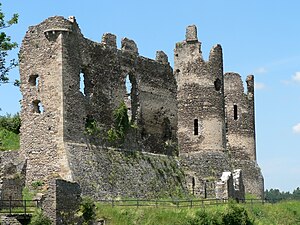 The castle ruins from the southeast