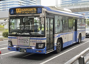 9.マリンスタジアム行きシャトルバスに充当される1194号車（2022年6月6日撮影）