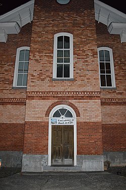 Clay County Courthouse in Hayesville, main entrance.jpg