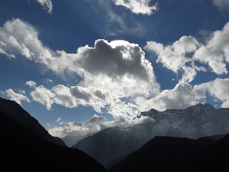 File:Cloud in nepal.jpg