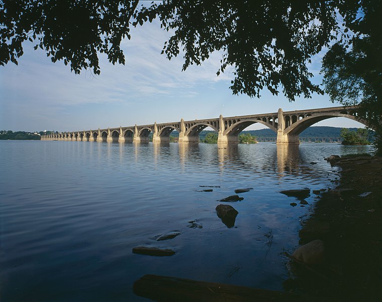 File:Columbia-Wrightsville Bridge.jpg