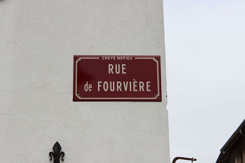 File:Creys-Mépieu - Rue de Fourvière.JPG