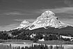 Der Crowsnest Mountain in den kanadischen Rocky Mountains