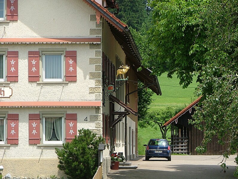 File:Der Goldene Hirsch - panoramio.jpg