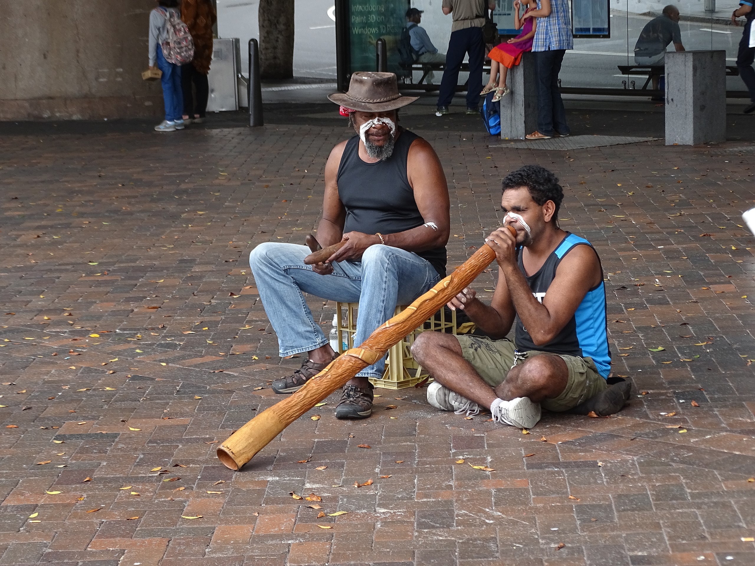 File:Didgeridoo player jpg Wikimedia Commons. 