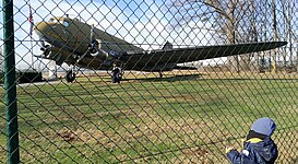 Douglas_C-47_Skytrain