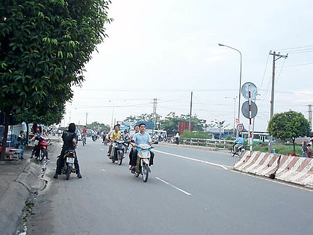 Tập_tin:Duong_pho_tai_thuan_an.jpg