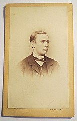 E. Oberreich (aus Rendsburg) als Medizin-Student in Tübingen, Foto von Paul Sinner, 1868.JPG