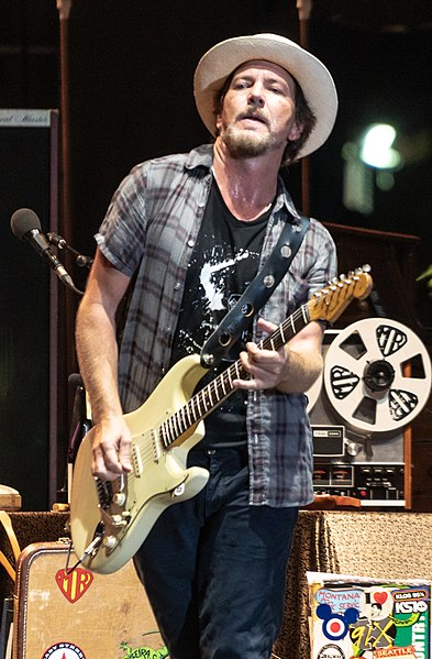 File:Eddie Vedder 2018 -3.jpg