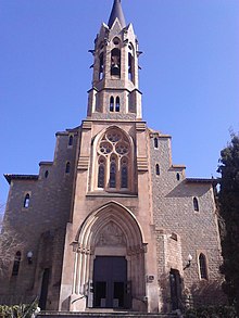 Iglesia mayor, dedicada a Santa Coloma, mártir del siglo III d. C.