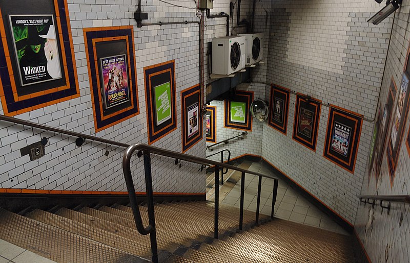 File:Euston Square tube station MMB 03.jpg