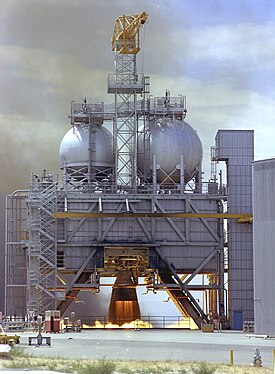 https://upload.wikimedia.org/wikipedia/commons/thumb/7/71/F-1_Engine_Test_Firing.jpg/275px-F-1_Engine_Test_Firing.jpg