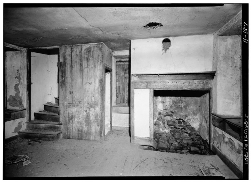 File:FIRST FLOOR, WEST ROOM, WEST WALL - Hopewell Village, Harrison Lloyd House, St. Peter's vicinity, Hopewell, Chester County, PA HABS PA,15-HOPVI,1-5.tif