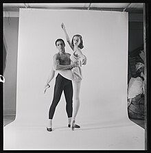 Photographie (pose en studio) de Tanaquil Le Clerc et Francisco Moncion à l'occasion d'Afternoon of a Faun, 1953.