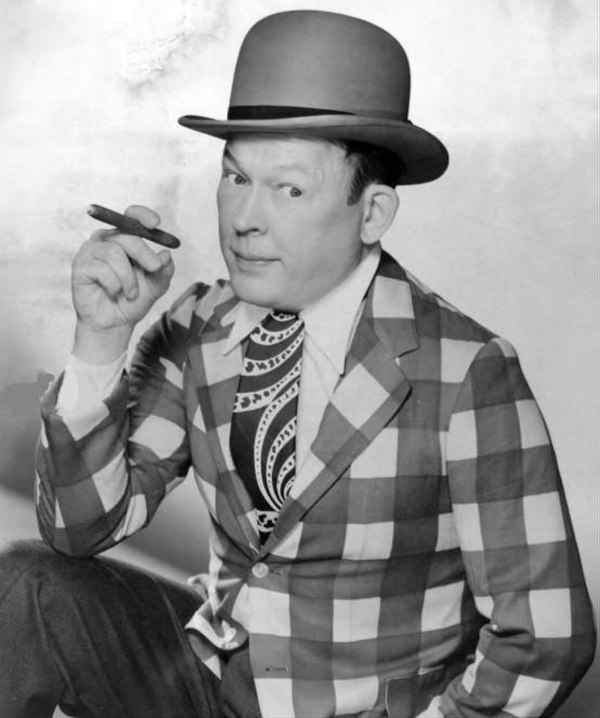 Photo of Fred Allen for the show's premiere, 1940.