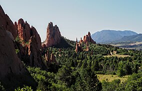 Jardins centrais do Garden of the Gods from the north.jpg