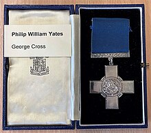 George Cross medal penghargaan yang diberikan kepada Philip William Yates