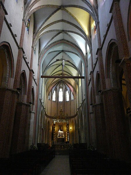 File:Gniezno Cathedral - inside 05.JPG