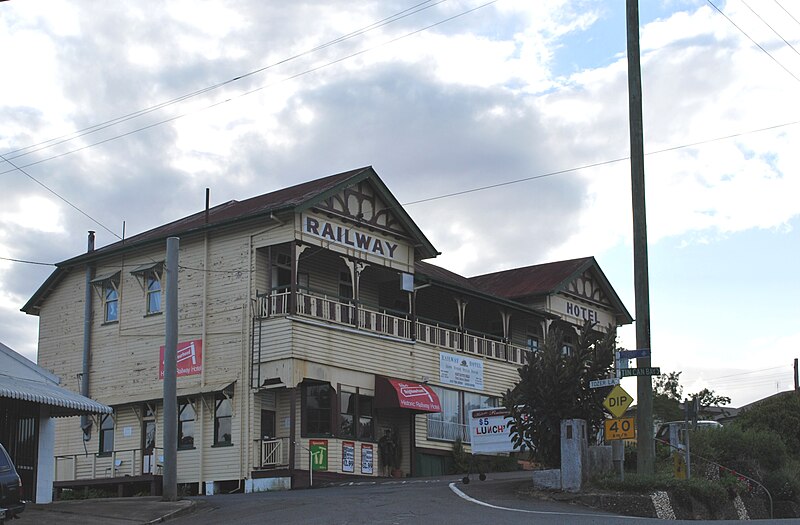 File:Gympie Railway Hotel.JPG